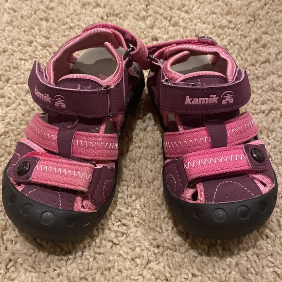Kamik toddler size 6 sandal - Picture 1 of 4